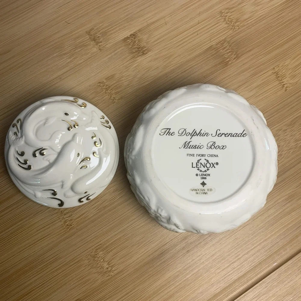 VINTAGE 1999 Lenox Fine Ivory China Dolphin Serenade Music Trinket Box WORKS
